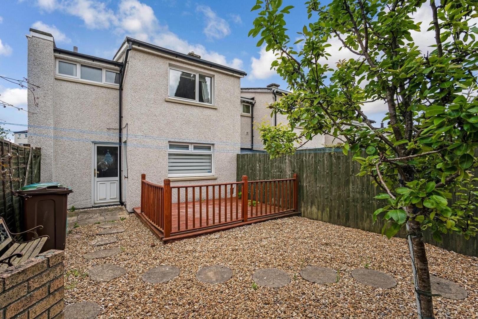 Centrally Situated 1 Bedroom House In Cumbernauld Buitenkant foto